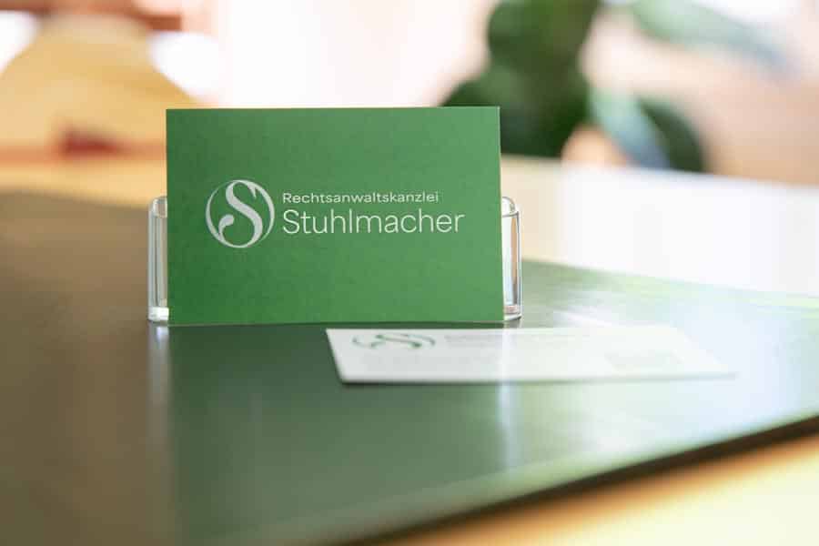 Visitenkarte – Frau Stuhlmacher, Fachanwältin für Familienrecht